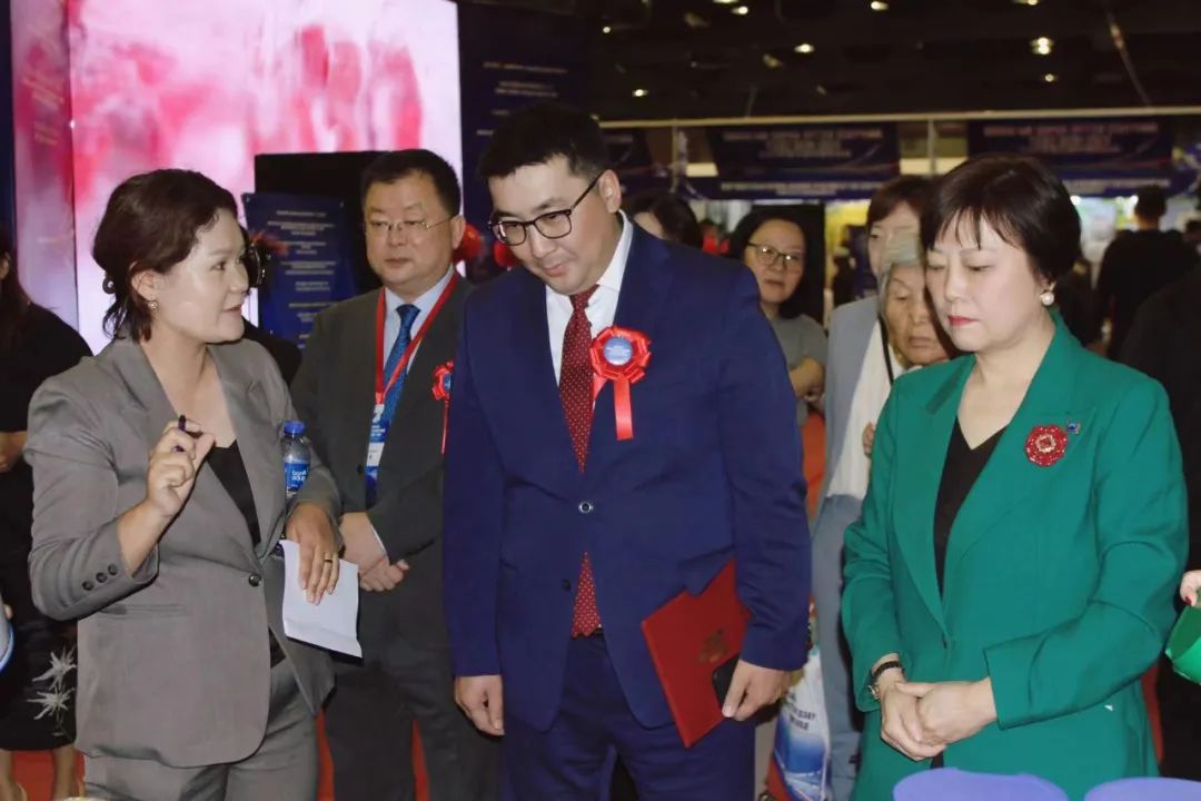 中机国际总经理出席2024年蒙古国中国商品展开幕式 中机国际总经理出席2024年蒙古国中国商品展开幕式