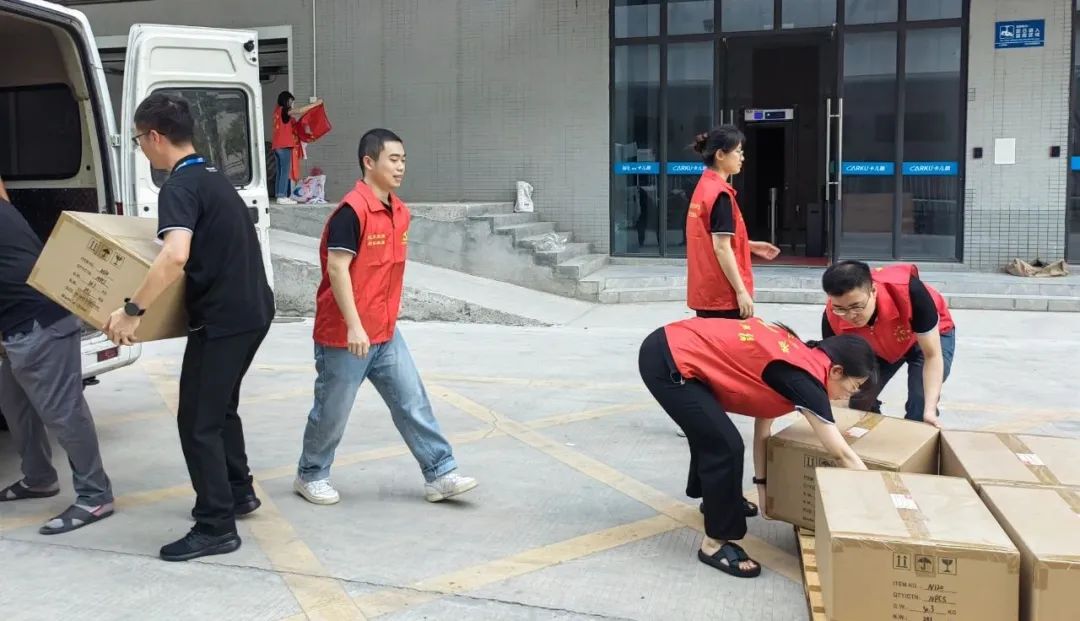 天灾无情人有情丨卡儿酷火速驰援十多万元物资发往海南 天灾无情人有情丨卡儿酷火速驰援十多万元物资发往海南