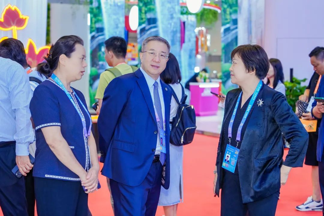 夏闻迪董事长一行陪同国机集团党委书记、董事长张晓仑参加第21届“东博会”相关活动 夏闻迪董事长一行陪同国机集团党委书记、董事长张晓仑参加第21届“东博会”相关活动