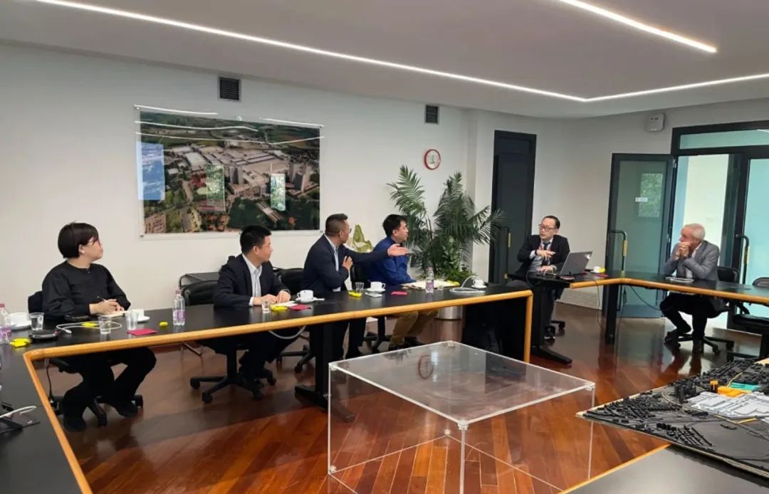 夏闻迪董事长出席2024法兰克福国际汽配展并受邀与多家欧洲展览机构等进行交流 夏闻迪董事长出席2024法兰克福国际汽配展并受邀与多家欧洲展览机构等进行交流