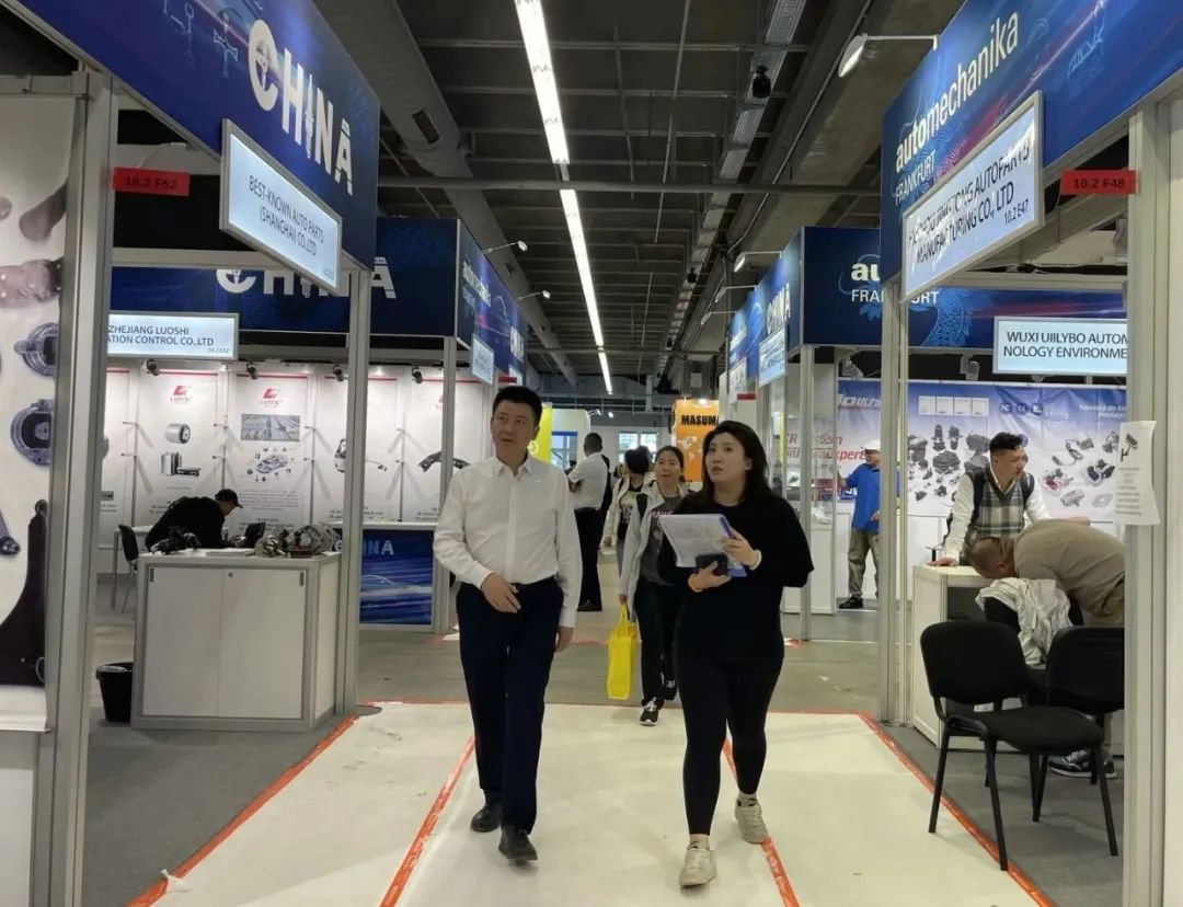 夏闻迪董事长出席2024法兰克福国际汽配展并受邀与多家欧洲展览机构等进行交流 夏闻迪董事长出席2024法兰克福国际汽配展并受邀与多家欧洲展览机构等进行交流