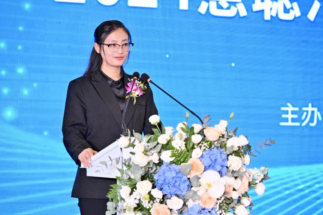 南京汽车维修行业协会副秘书长吴巧玲女士致辞 南京汽车维修行业协会副秘书长吴巧玲女士致辞