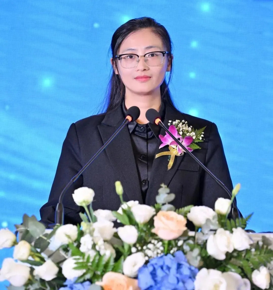 南京汽车维修行业协会副秘书长吴巧玲女士致辞 南京汽车维修行业协会副秘书长吴巧玲女士致辞