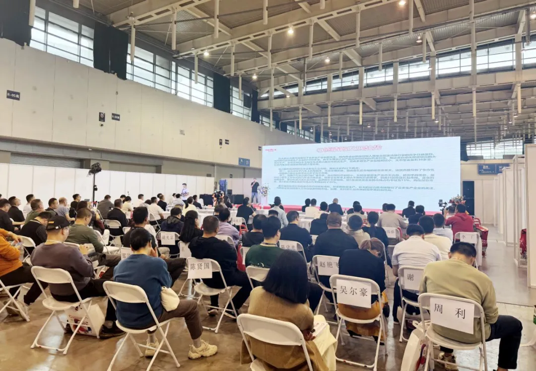 凤凰滤清器施春雷先生分享《国内汽车零部件行业发展趋势解析》 凤凰滤清器施春雷先生分享《国内汽车零部件行业发展趋势解析》