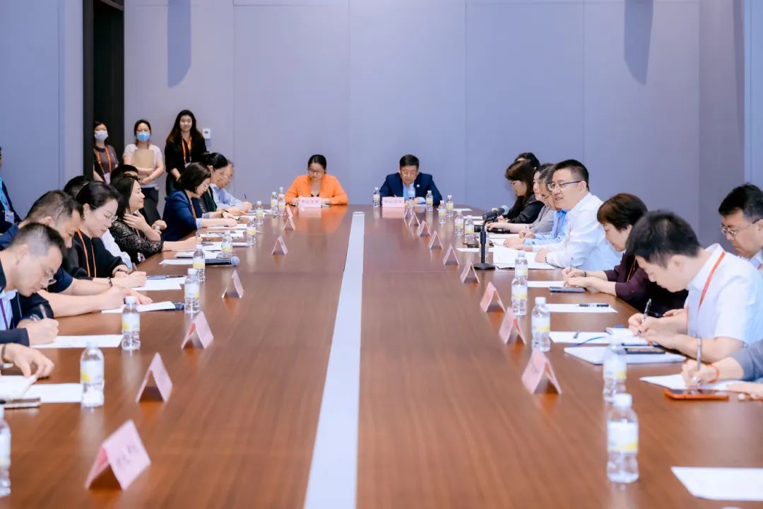中机国际总经理张力陪同国机集团党委常委、副总经理周开荃调研广交会 中机国际总经理张力陪同国机集团党委常委、副总经理周开荃调研广交会