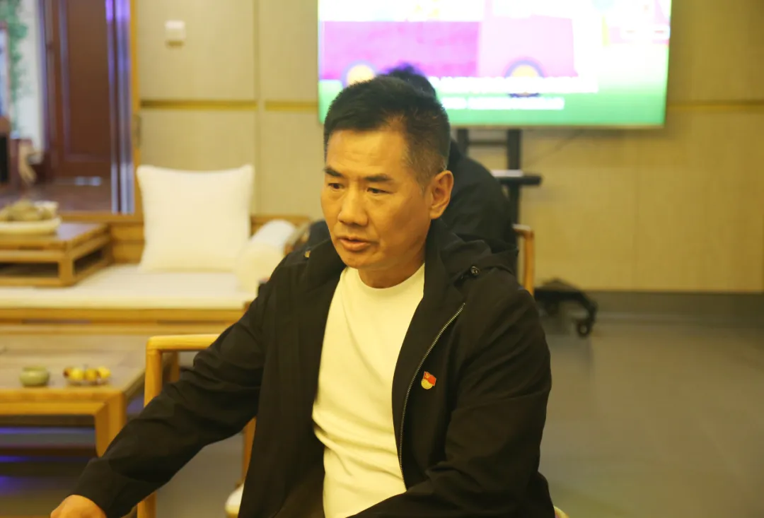 中国汽车流通协会及宁德时代、时代智慧等领导一行到五方天雅进行交流考察! 中国汽车流通协会及宁德时代、时代智慧等领导一行到五方天雅进行交流考察!