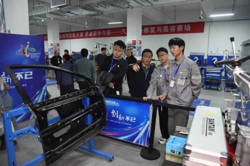 奔腾助力——2024年世界职业院校技能大赛总决赛争夺赛顺利举办! 奔腾助力——2024年世界职业院校技能大赛总决赛争夺赛顺利举办!