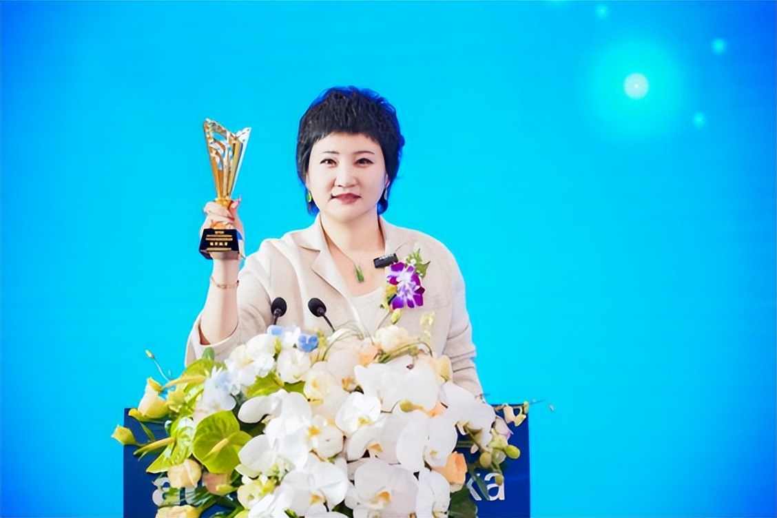 恭喜“钜轩微修”荣获“汽车后市场微修领军品牌” 恭喜“钜轩微修”荣获“汽车后市场微修领军品牌”
