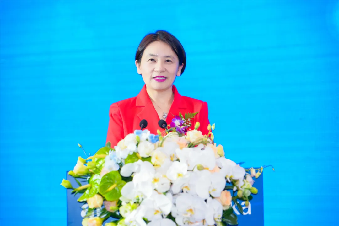 中威车饰董事长潘丽华分享《聚力·破局》 中威车饰董事长潘丽华分享《聚力·破局》