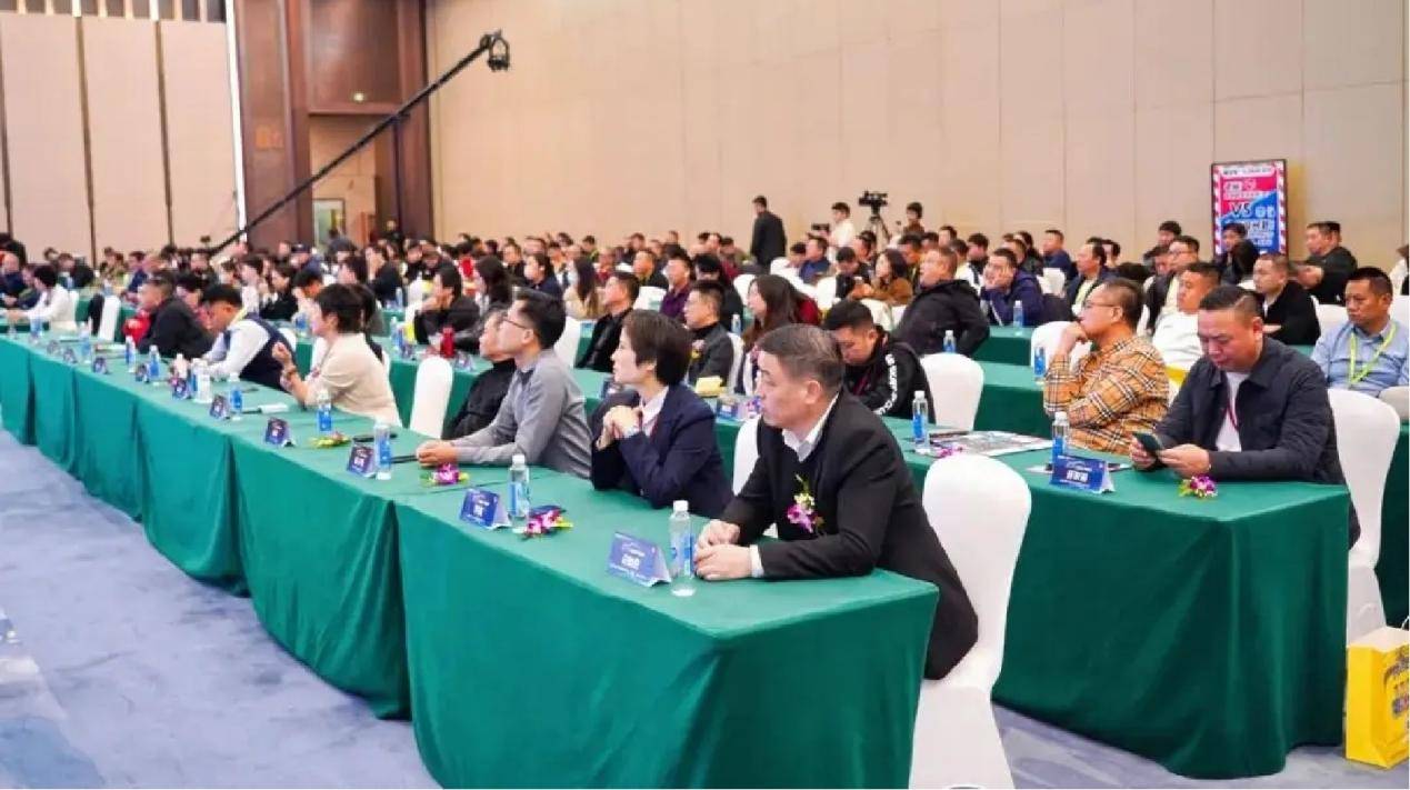 雅固|华德时代荣获慧聪汽车2024年度汽车电子影响力品牌奖 雅固|华德时代荣获慧聪汽车2024年度汽车电子影响力品牌奖