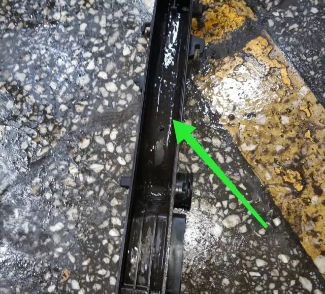 发动机水箱漏冷却液,奔弛车主检查维修失败 发动机水箱漏冷却液,奔弛车主检查维修失败