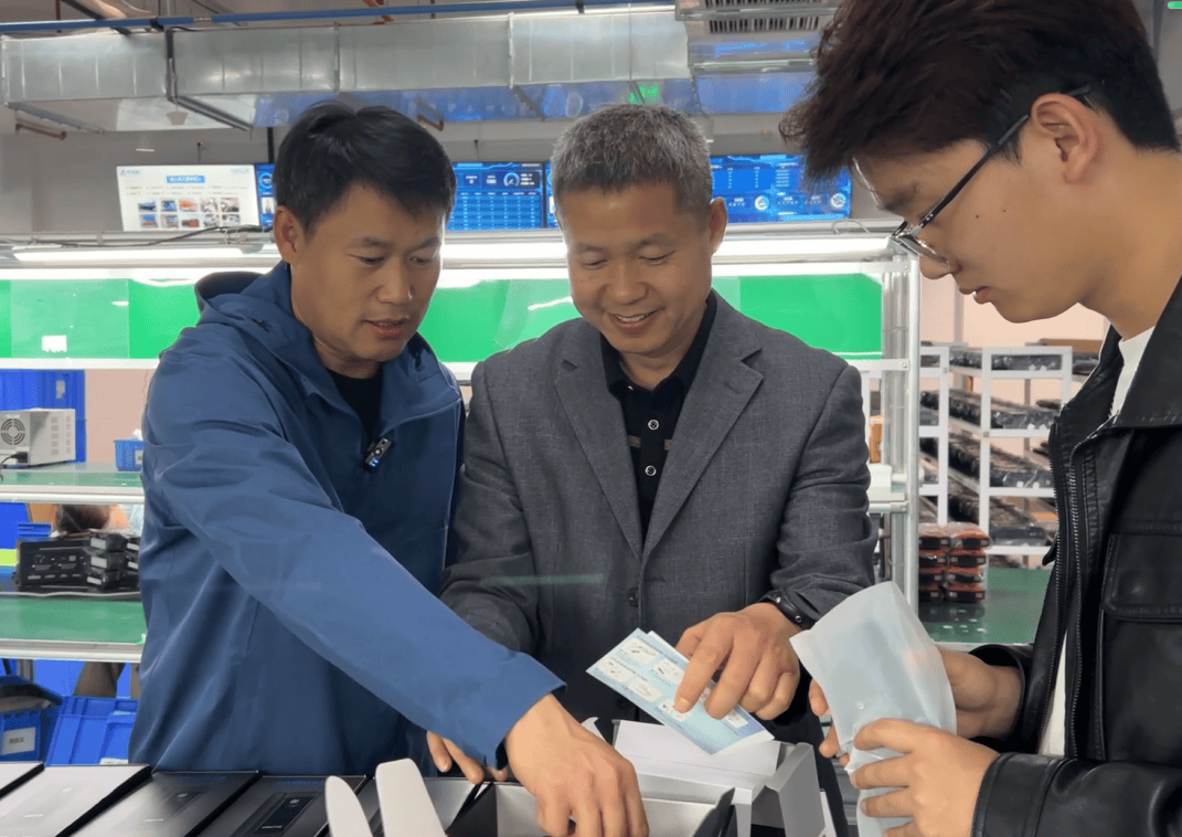 飞叔玩车、老k玩车揭秘卡儿酷:科技园溯源之旅圆满成功 飞叔玩车、老k玩车揭秘卡儿酷:科技园溯源之旅圆满成功