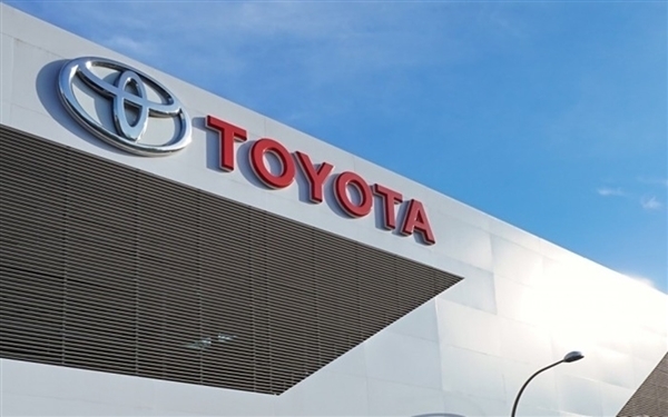 丰田北美两天召回超14万辆汽车:安全带、制动液都有问题 丰田北美两天召回超14万辆汽车:安全带、制动液都有问题