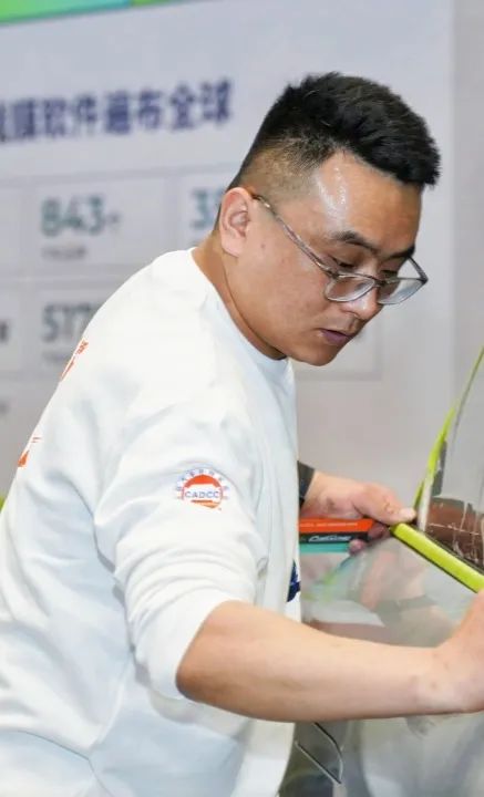 第七届全国汽车服务技能大赛暨“UPPF杯”贴膜匠师赛——北京站落幕 第七届全国汽车服务技能大赛暨“UPPF杯”贴膜匠师赛——北京站落幕