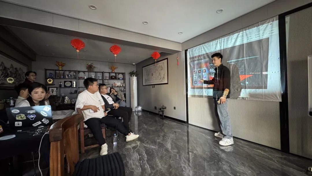 5.1别人旅游,他们学游,当后市场人在学游时,他们究竟学了什么? 5.1别人旅游,他们学游,当后市场人在学游时,他们究竟学了什么?