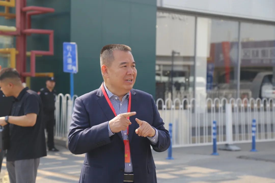 共探智慧能源科技!人大代表调研五方天雅新能源品牌企业 共探智慧能源科技!人大代表调研五方天雅新能源品牌企业