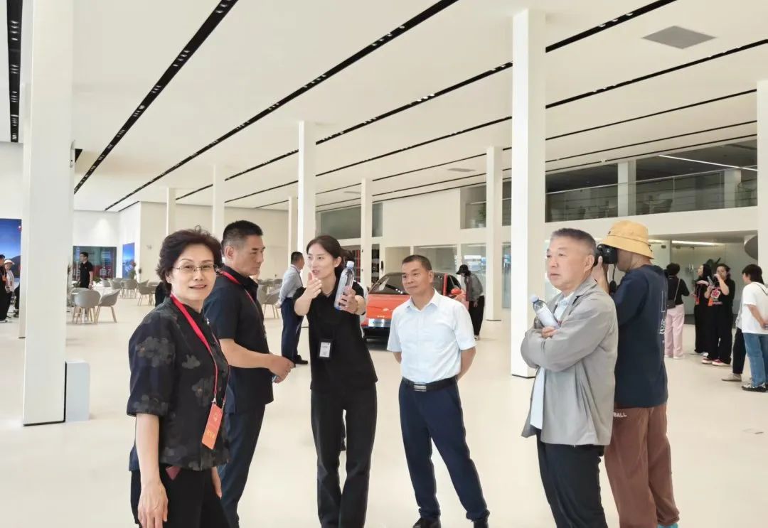 共探智慧能源科技!人大代表调研五方天雅新能源品牌企业 共探智慧能源科技!人大代表调研五方天雅新能源品牌企业