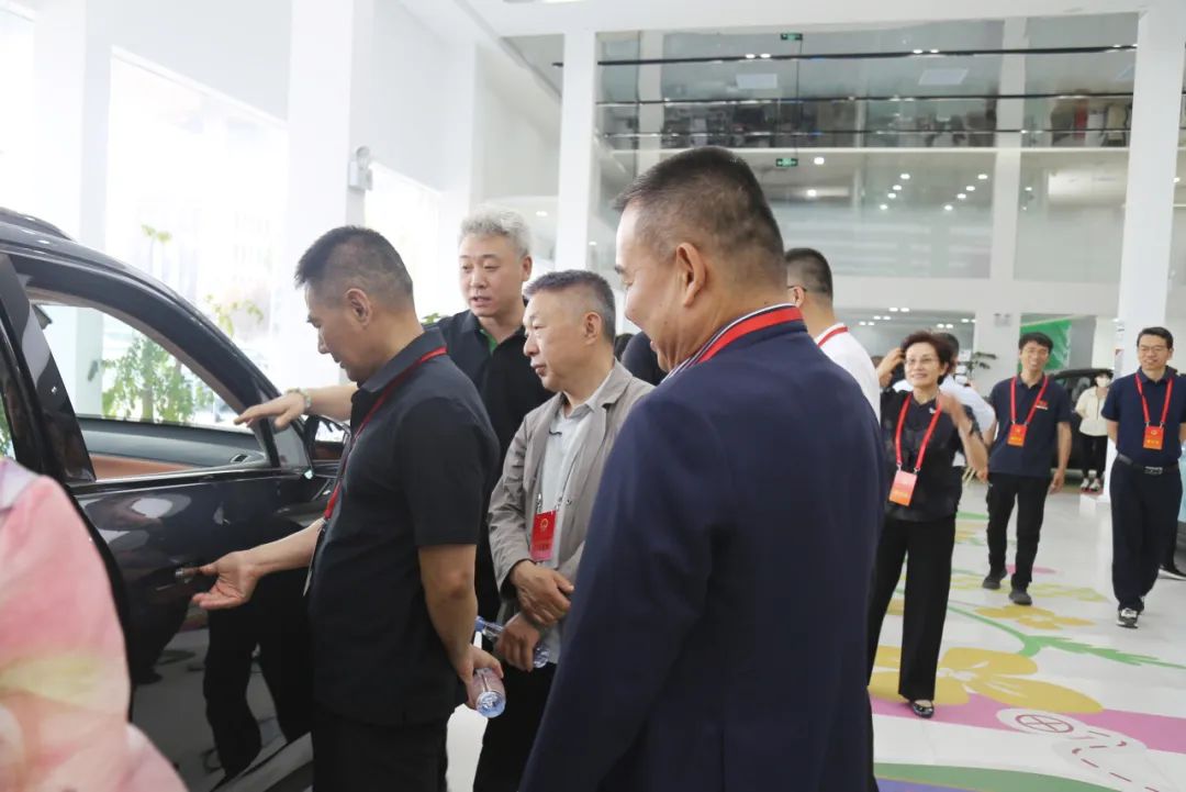 共探智慧能源科技!人大代表调研五方天雅新能源品牌企业 共探智慧能源科技!人大代表调研五方天雅新能源品牌企业