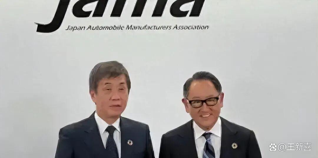 保时捷回归燃油车,西方发达国家车企集体不跟,对抗中国电车大潮 保时捷回归燃油车,西方发达国家车企集体不跟,对抗中国电车大潮